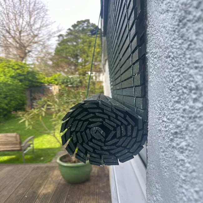 Outdoor Wooden Blind - Green