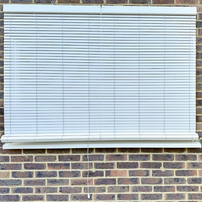Outdoor Wooden Blind - White