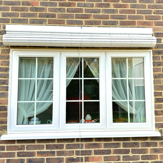 Outdoor Wooden Blind - White